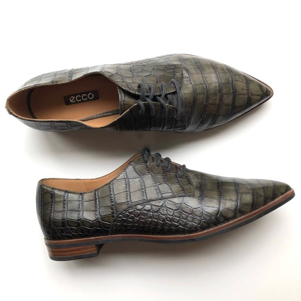 Ecco croc embossed leather pointed toe shoes